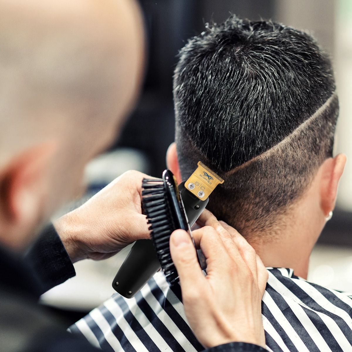 Precision Saber Professional Hair Trimmer with Digital Brushless Motor - Image 5