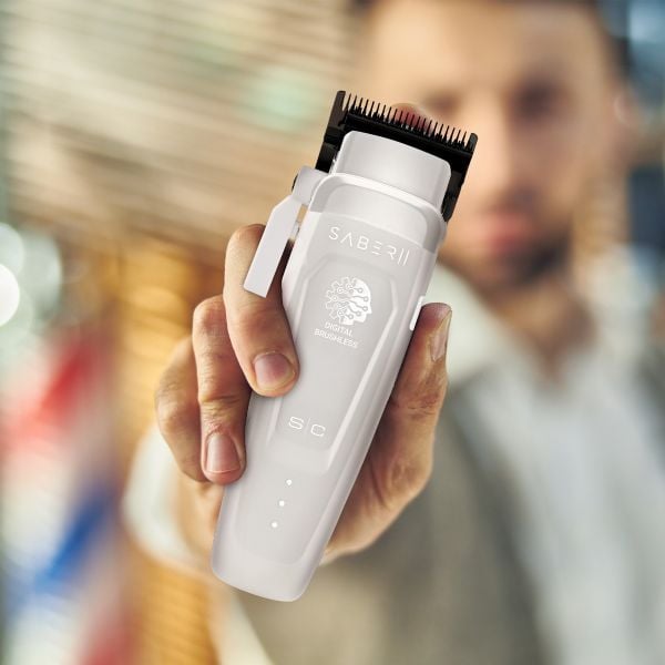 Saber 2 Professional Hair Clipper with EON Digital Brushless Motor - Image 5