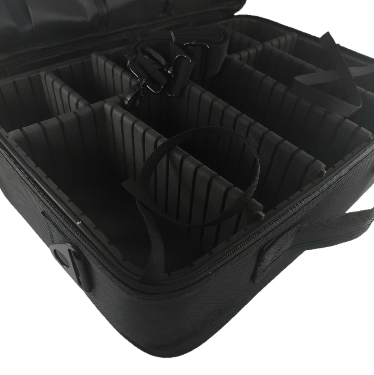 On The Go Barber/Stylist Lightweight Water Resistant Travel Case with Mirror - Image 5