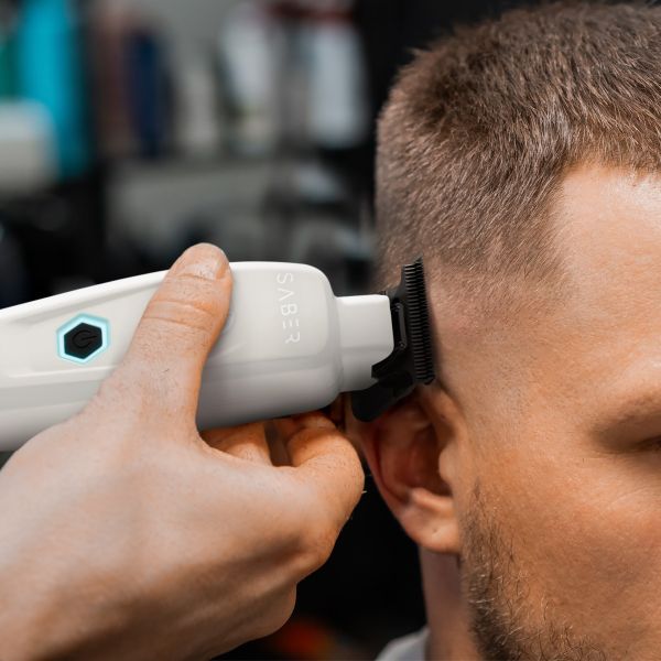 Saber Professional Hair Trimmer with Digital Brushless Motor - Image 5