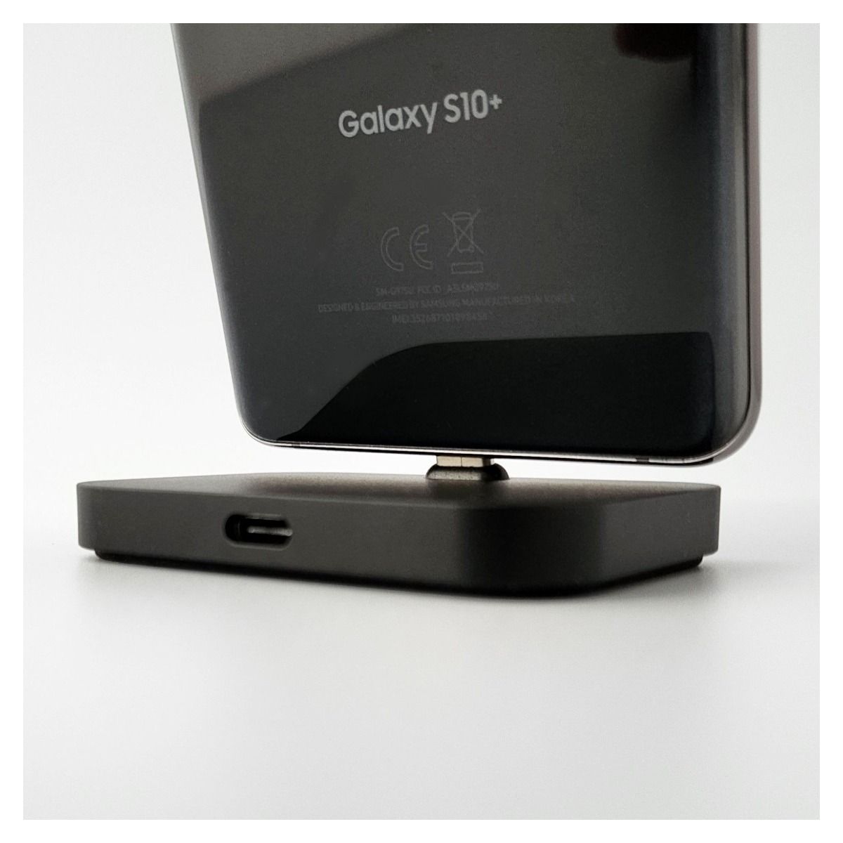 USB-C Portable Charging Dock Stand for Hair Clippers, Trimmers, Shavers, and Type-C Phone Ports - Image 2